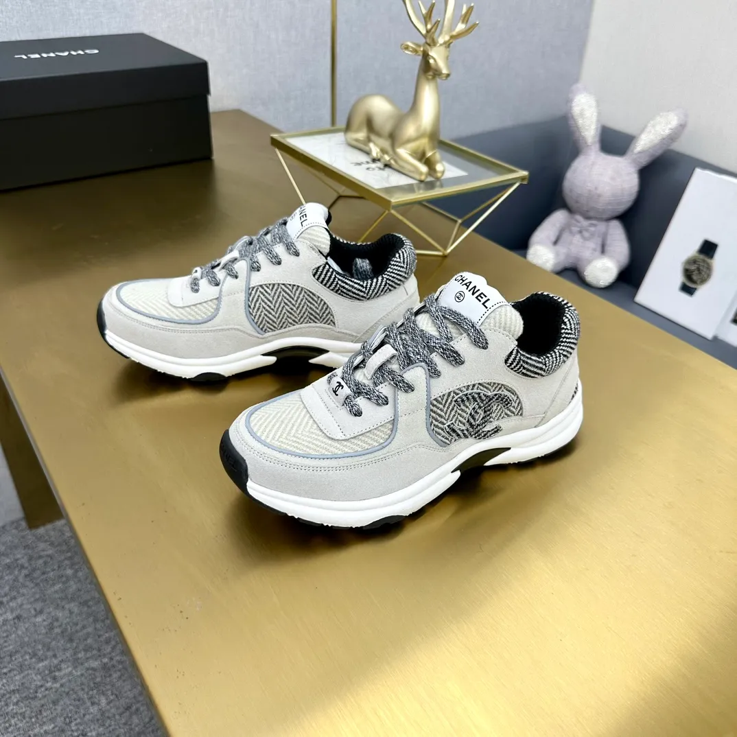 👟👟Ex-factory price 480👟👟 Women's Shoes Women's Clothing Chanel Chanel - 2023 Counter Top Casual Sports Shoes This classic design; the upper is electro-embroidered with a variety of techniques; the outsole is fashionable and sporty; it is unusual to incorporate a variety of color matching elements... The diversified mix and match is very beautiful and versatile, and can be used for leisure, fashion, sports and outdoor... ꫛꫀꪝ Go➫ Material: ❶The upper is made of: original imported mercerized velvet + double-layer breathable mesh ❷The inner lining is made of: the original imported breathable mesh ❸The outsole is based on: original T👟👟factory price U combination outsole. Counter boutique packaging complete set for women 35–41 and men 38-46